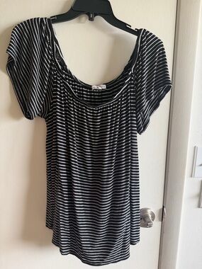 Socialite Black and White Striped Short Sleeve Scoop Top